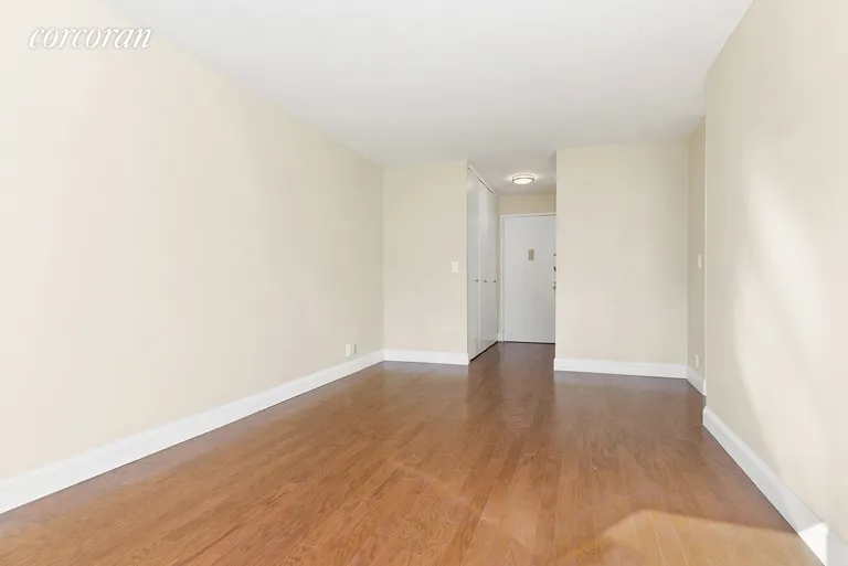 New York City Real Estate | View 301 East 45th Street, 11C | Large Living / Dining Room | View 4