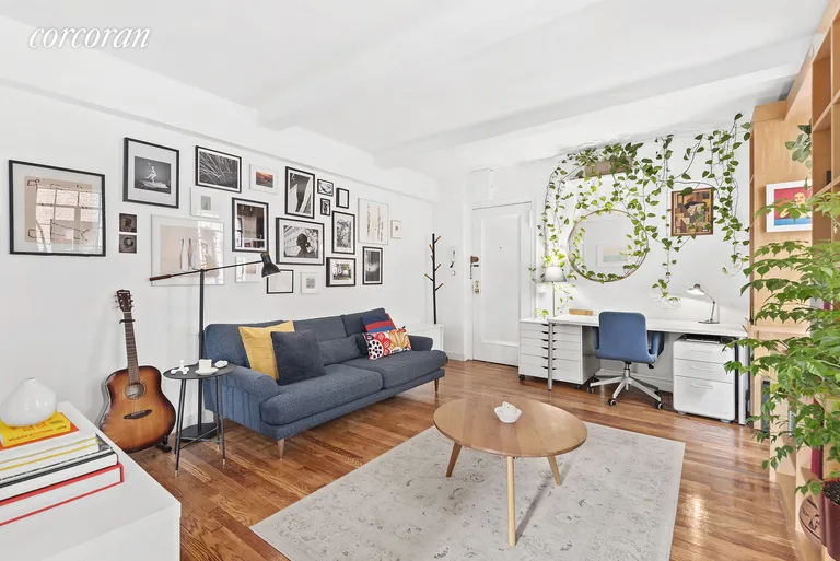 New York City Real Estate | View 333 East 43rd Street, 502 | High ceilings and pre-war details | View 3