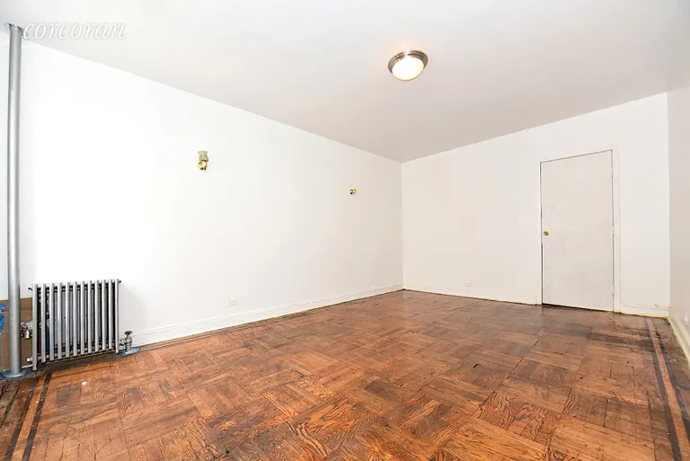 New York City Real Estate | View 2710 Valentine Avenue, 35 | room 3 | View 4