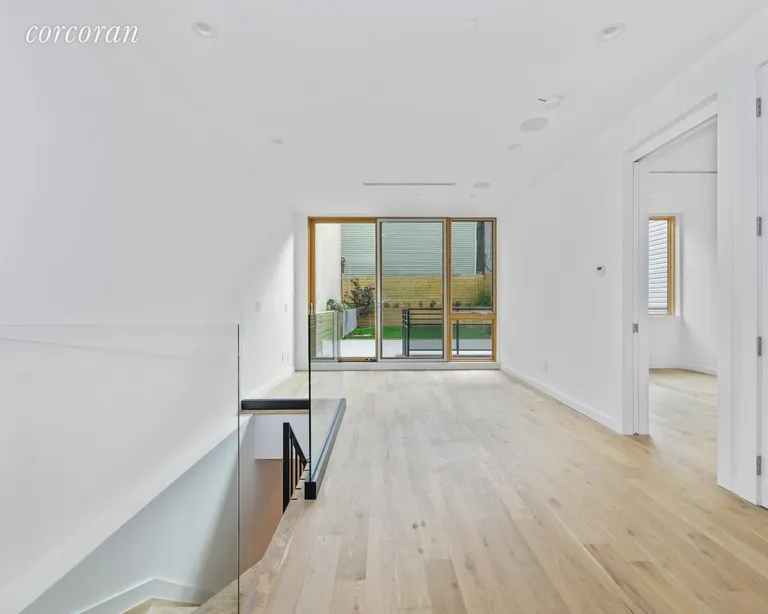 New York City Real Estate | View 168 Evergreen Avenue, 1B | room 2 | View 3
