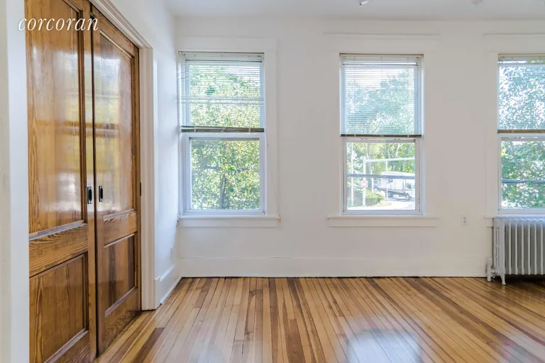 New York City Real Estate | View 686 Saw Mill River Road, 2 | 3 Beds, 1 Bath | View 1