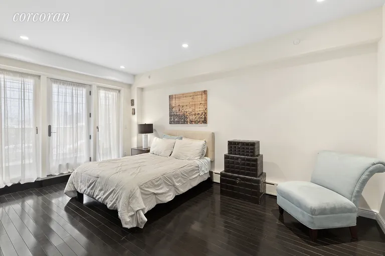 New York City Real Estate | View 30-11 21st Street, 4C | room 2 | View 3