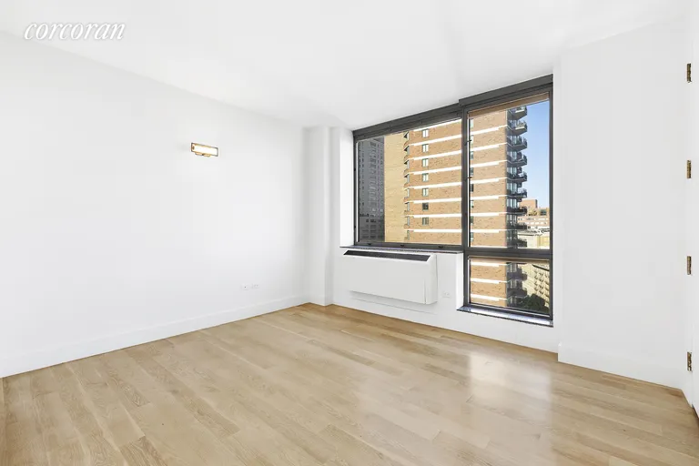 New York City Real Estate | View 1965 Broadway, 17F | room 3 | View 4