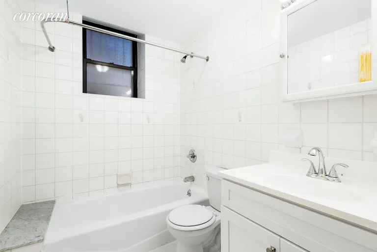 New York City Real Estate | View 184 Prospect Park West, Grd | 2 | View 3