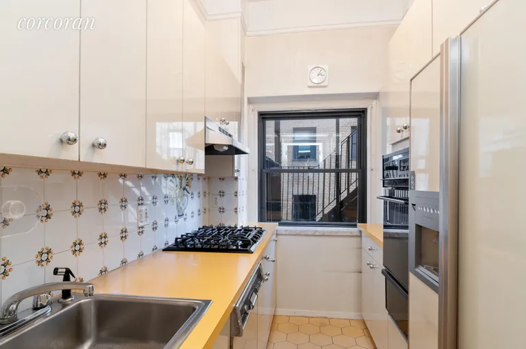 New York City Real Estate | View 15 West 67th Street, 5RW | Kitchen  | View 2