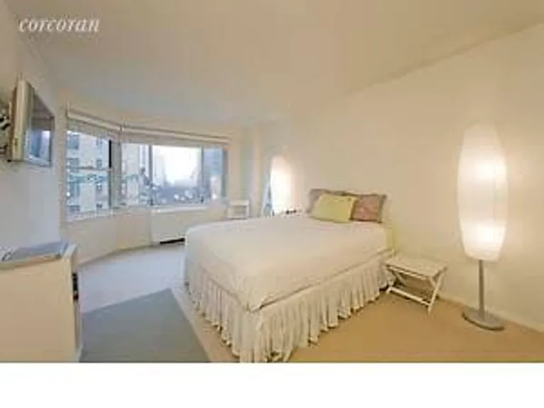 New York City Real Estate | View 1160 Third Avenue, 16H | room 2 | View 3
