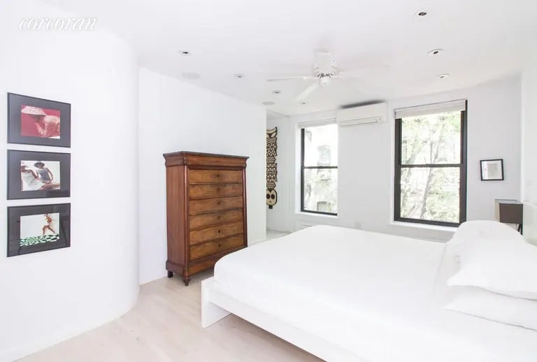 New York City Real Estate | View 211 East 3rd Street, 3R | room 3 | View 4