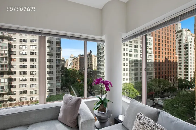 New York City Real Estate | View 200 East 69th Street, 8b | room 1 | View 2