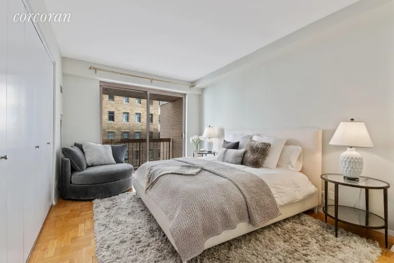New York City Real Estate | View 200 East 69th Street, 8b | room 2 | View 3