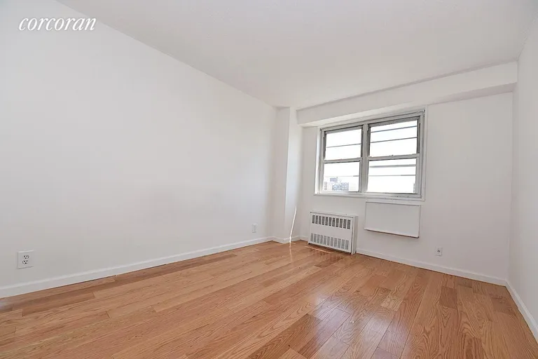 New York City Real Estate | View 47-50 59th Street, 8H | room 6 | View 7