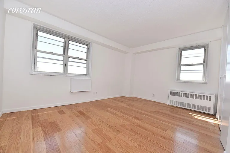 New York City Real Estate | View 47-50 59th Street, 8H | room 7 | View 8