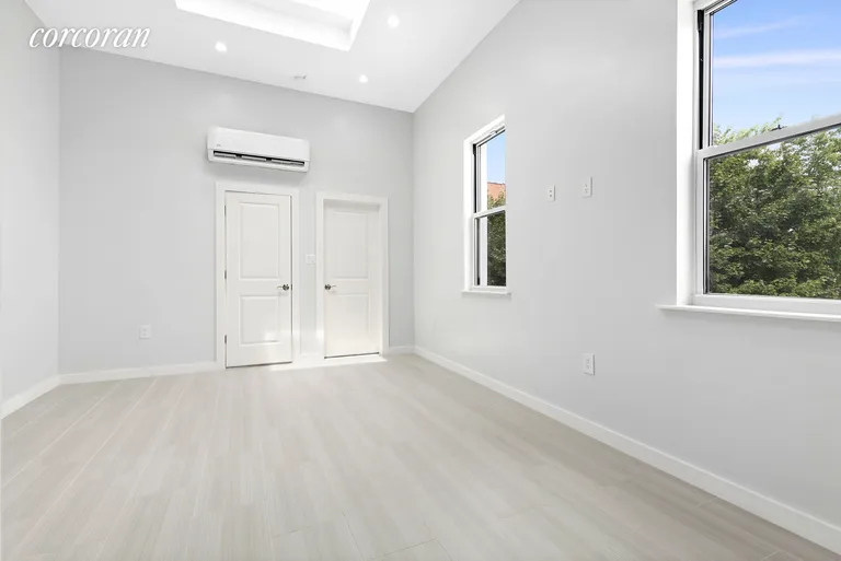 New York City Real Estate | View 453 Autumn Avenue, 2R | room 3 | View 4