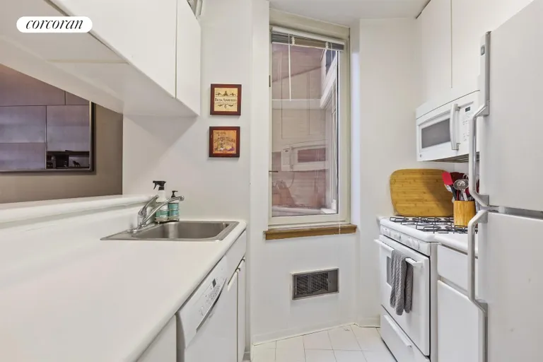 New York City Real Estate | View 235 East 40th Street, 37B | room 3 | View 4