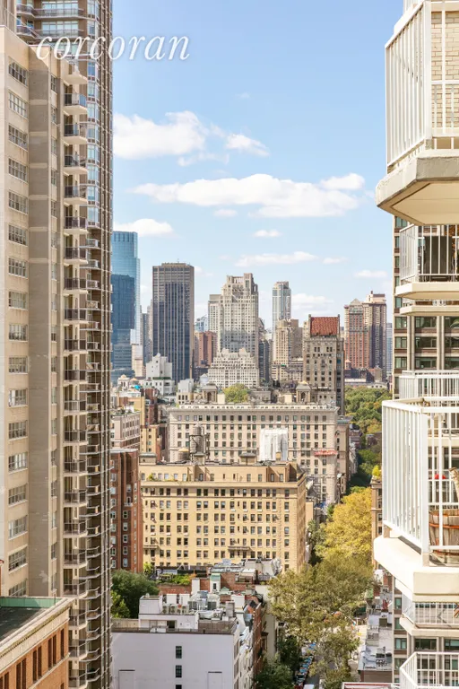 New York City Real Estate | View 220 East 65th Street, 24C | room 1 | View 2