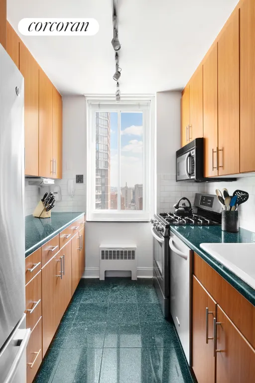 New York City Real Estate | View 220 East 65th Street, 24C | room 4 | View 5