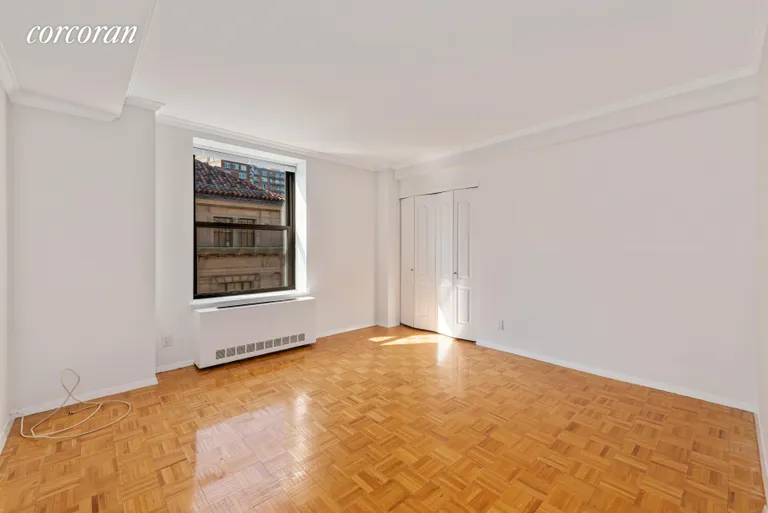 New York City Real Estate | View 201 West 74th Street, 11G | room 2 | View 3