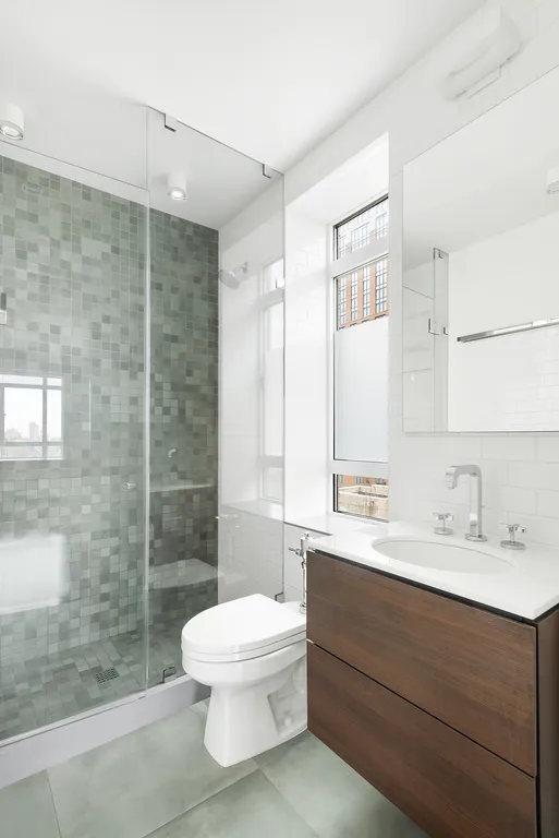 New York City Real Estate | View 25 Central Park West, 26K | Windowed Bathroom | View 6