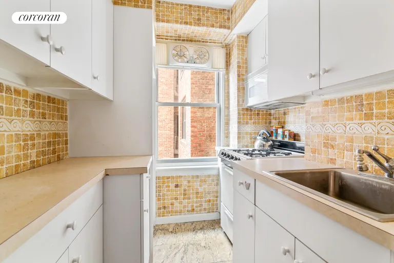 New York City Real Estate | View 336 West End Avenue, 13F | Windowed Kitchen | View 4
