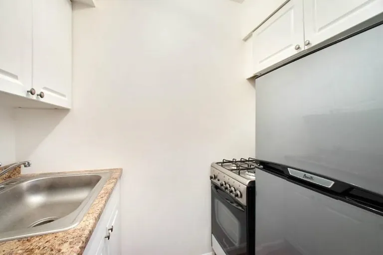 New York City Real Estate | View 236 East 28th Street, 6C | room 1 | View 2