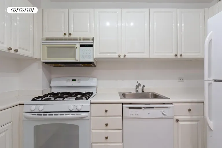 New York City Real Estate | View 170 East 87th Street, E10B | Kitchen | View 3