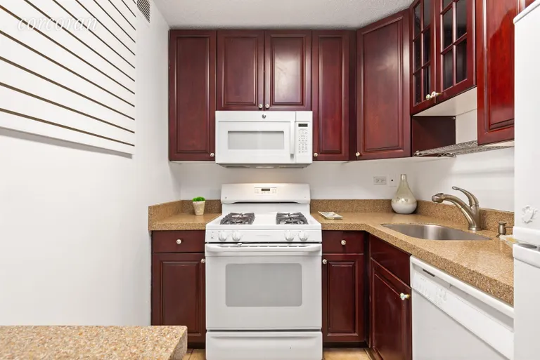 New York City Real Estate | View 345 East 86th Street, 7C | Kitchen | View 2