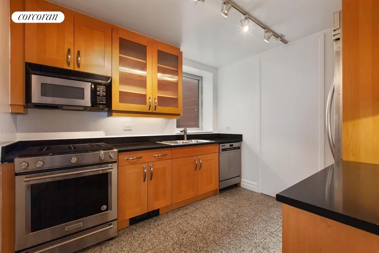 New York City Real Estate | View 401 East 60th Street, 11D | Kitchen | View 5