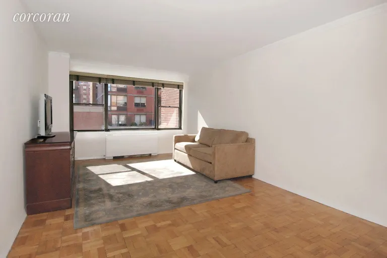 New York City Real Estate | View 301 East 64th Street, 9E | room 1 | View 2