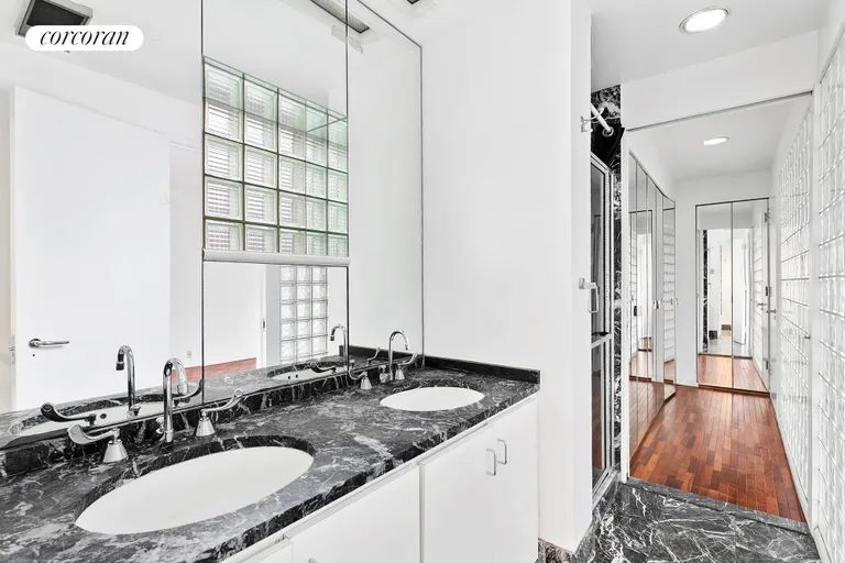 New York City Real Estate | View 216 East 47th Street, 30A | Master Bathroom | View 4