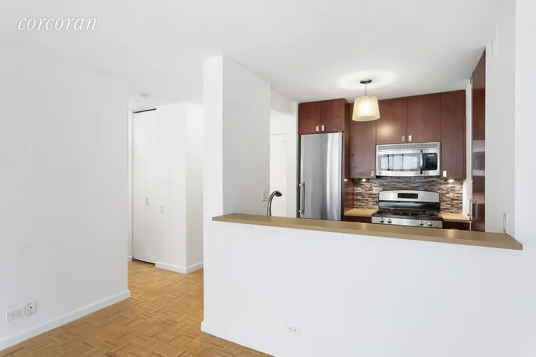 New York City Real Estate | View 275 Greenwich Street, 4D | room 3 | View 4
