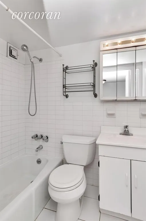 New York City Real Estate | View 215 East 24th Street, 618 | Bathroom | View 6
