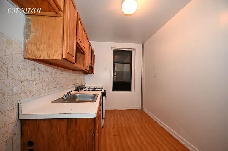 New York City Real Estate | View 2710 Valentine Avenue, 64 | room 4 | View 5