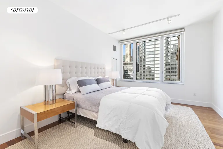 New York City Real Estate | View 250 East 53rd Street, 2204 | room 4 | View 5