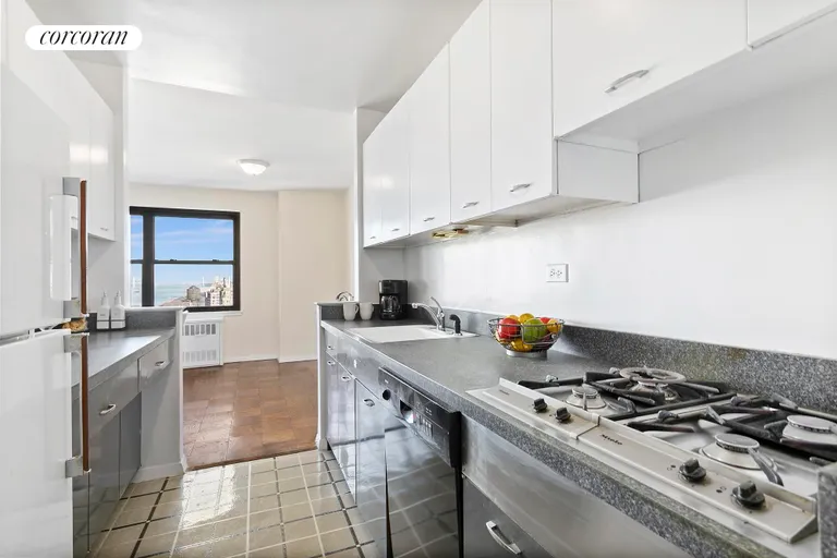 New York City Real Estate | View 205 West End Avenue, 25D | room 4 | View 5