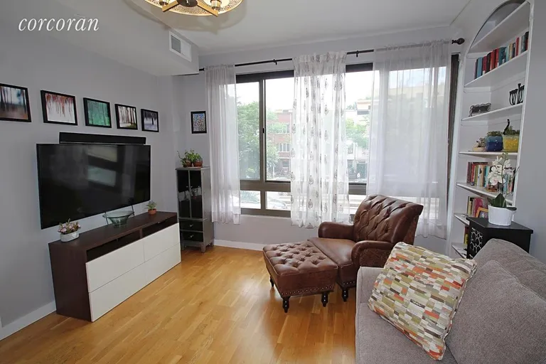 New York City Real Estate | View 500 4th Avenue, 2F | Sunny & Inviting! | View 3