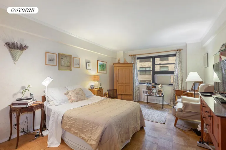 New York City Real Estate | View 11 East 87th Street, 8H | Bedroom | View 4