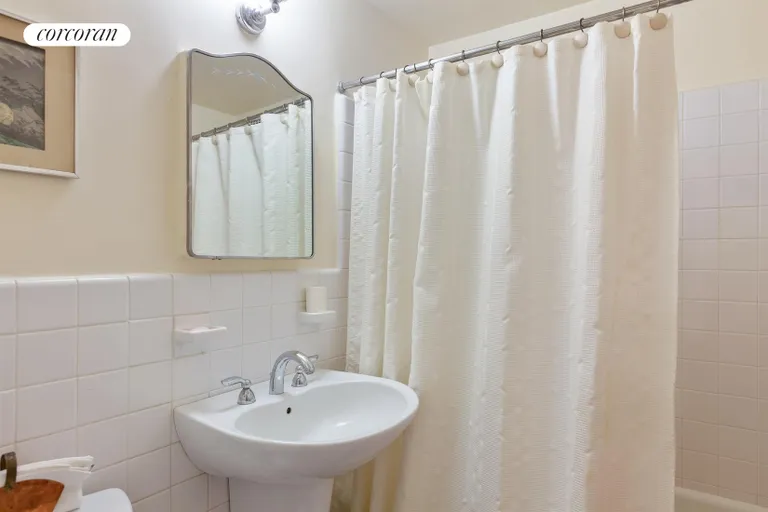 New York City Real Estate | View 11 East 87th Street, 8H | Bathroom | View 5