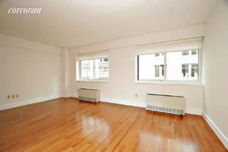 New York City Real Estate | View 200 West 24th Street, 8B | room 2 | View 3