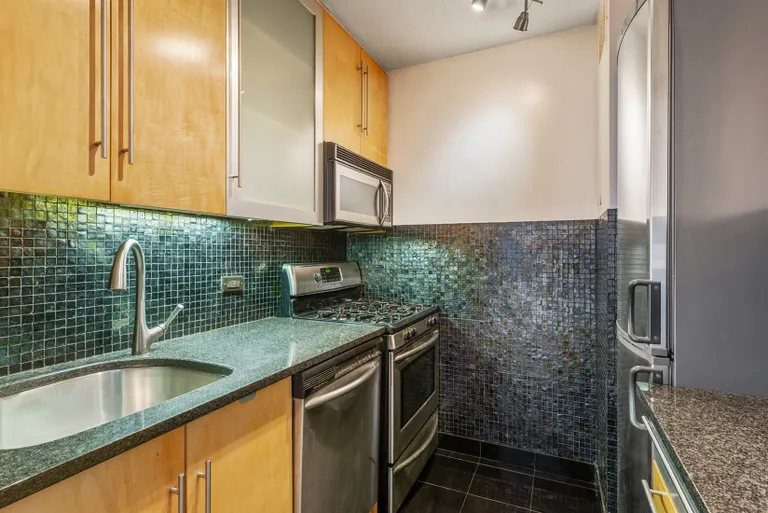 New York City Real Estate | View 301 East 87th Street, 8C | Kitchen | View 4