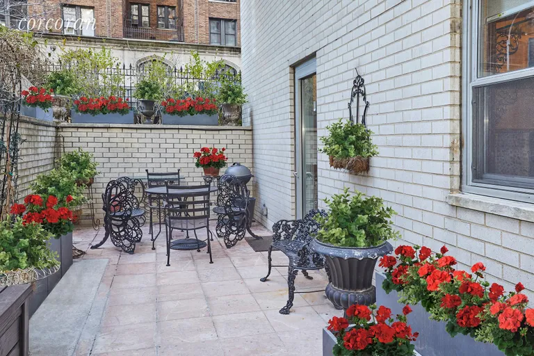 New York City Real Estate | View 15 West 72Nd Street, 1C | 2 Beds, 2 Baths | View 1