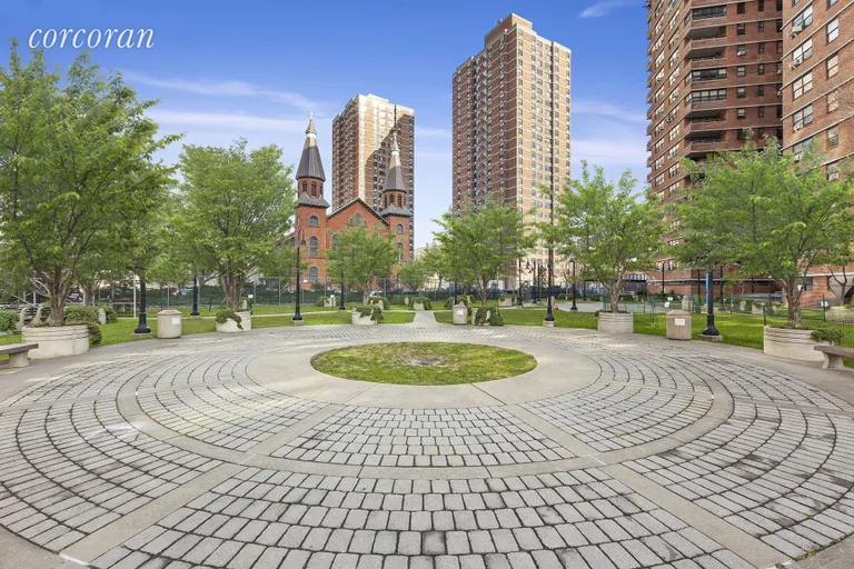 New York City Real Estate | View 266 East Broadway, B1005 | Community Outdoor Space | View 6