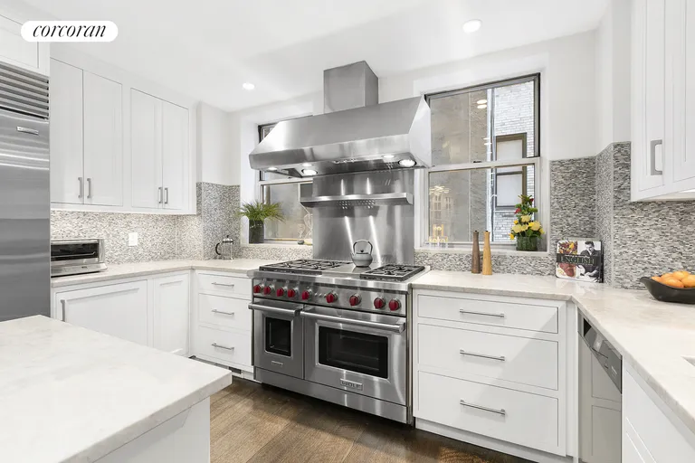 New York City Real Estate | View 1001 Park Avenue, 3/4N | Windowed chef's Kitchen, Top of the Line Materials | View 5