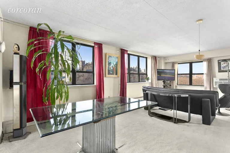 New York City Real Estate | View 220 Manhattan Avenue, 7H | room 1 | View 2