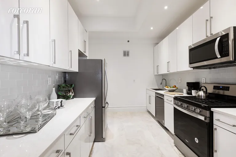 New York City Real Estate | View 203 West 90th Street, 6-B | Kitchen | View 3