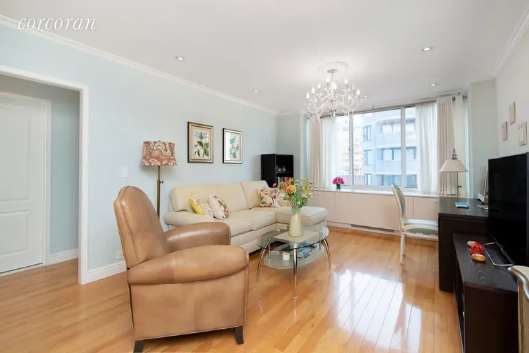 New York City Real Estate | View 61 West 62Nd Street, 27G | room 2 | View 3