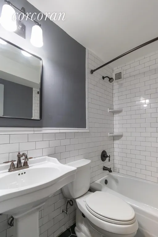 New York City Real Estate | View 315 West 70th Street, 14 2B | room 4 | View 5