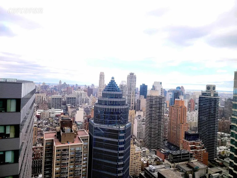 New York City Real Estate | View 117 East 57th Street, 47G | 1 Bed, 1 Bath | View 1