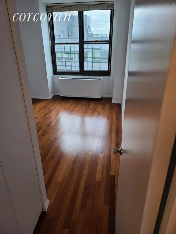 New York City Real Estate | View 117 East 57th Street, 47G | room 6 | View 7