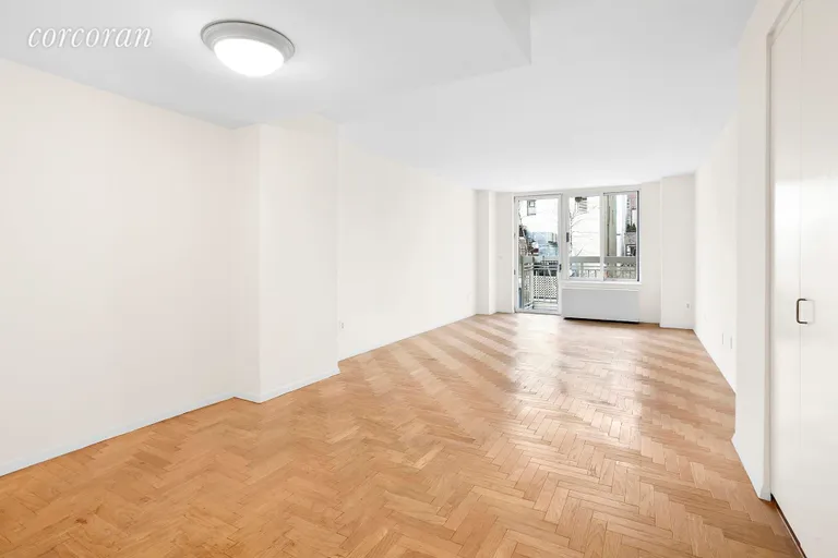 New York City Real Estate | View 170 East 87th Street, E4G | Living Area | View 3