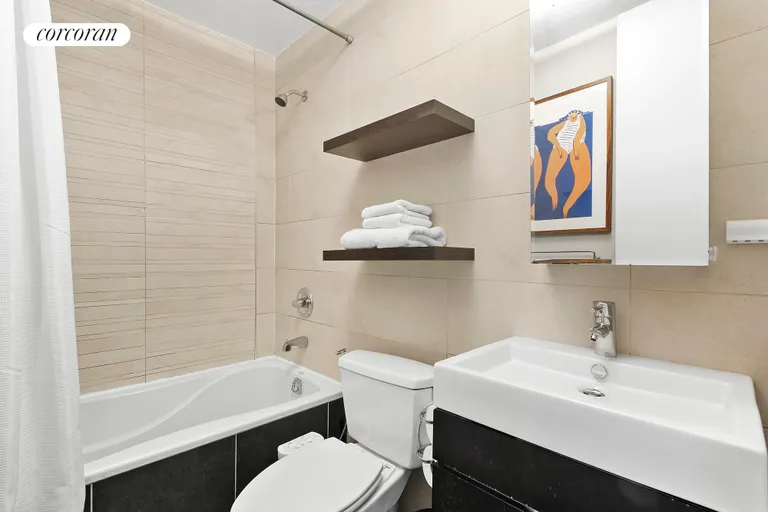 New York City Real Estate | View 190 Conselyea Street, 4B | Bathroom | View 8