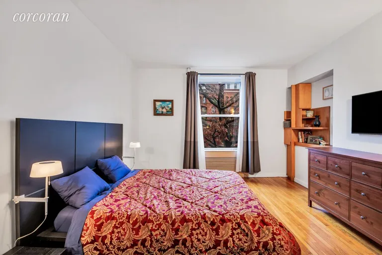 New York City Real Estate | View 32 Willow Place, 3 | room 2 | View 3